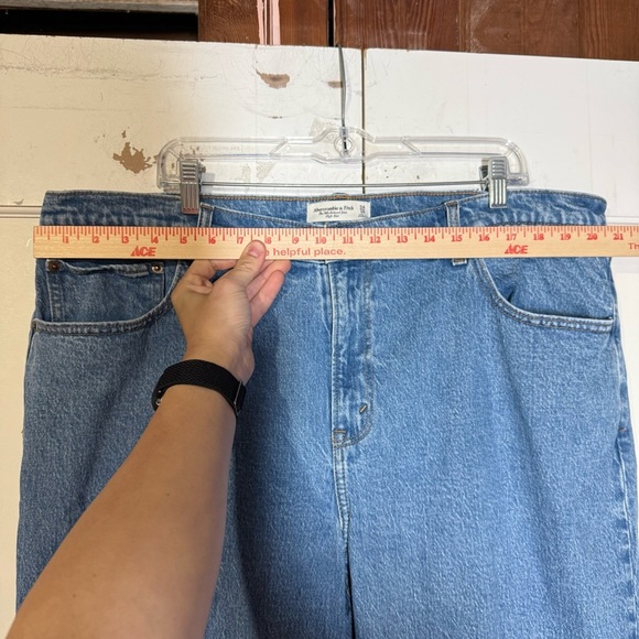 Abercrombie & Fitch 90s Relaxed Jean High Rise Size 34 / 18 LONG Blue Wash Wide - Picture 3 of 10